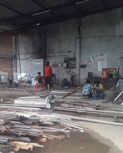 In-house fabrication workshop building campaign structures